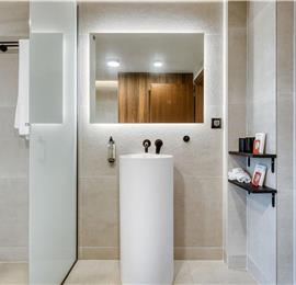 5 bedroom luxury seaside villa with indoor & outdoor pool, near Acharavi, sleeps 10